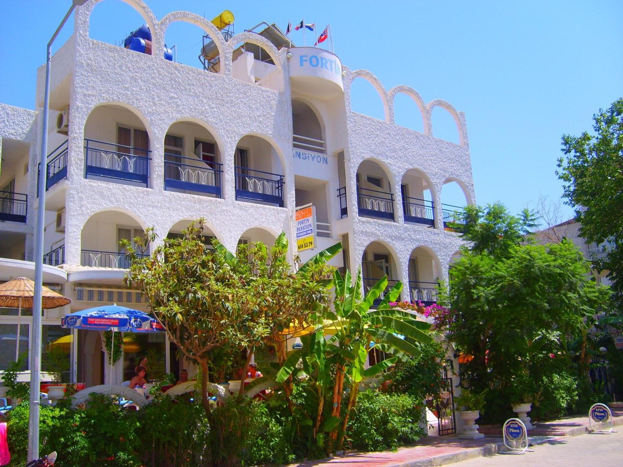 Villa Fortin Pension คูซาดาซี ภายนอก รูปภาพ