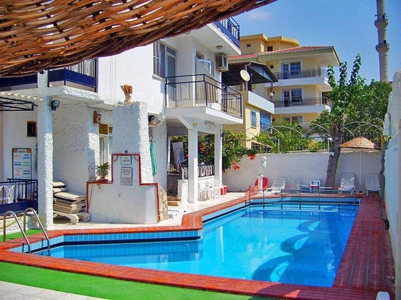 Villa Fortin Pension คูซาดาซี ภายนอก รูปภาพ